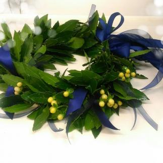 Coroncina con fiori di iperico verde 